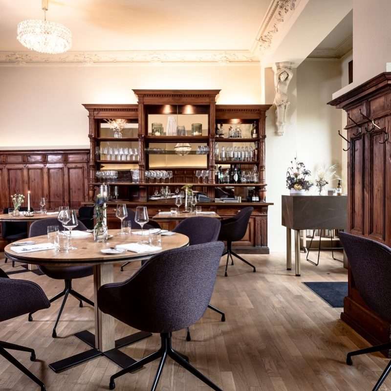 White kitchen studios- Horvath Two Michelin star restaurant Berlin-All4Chefs spring menu challenge