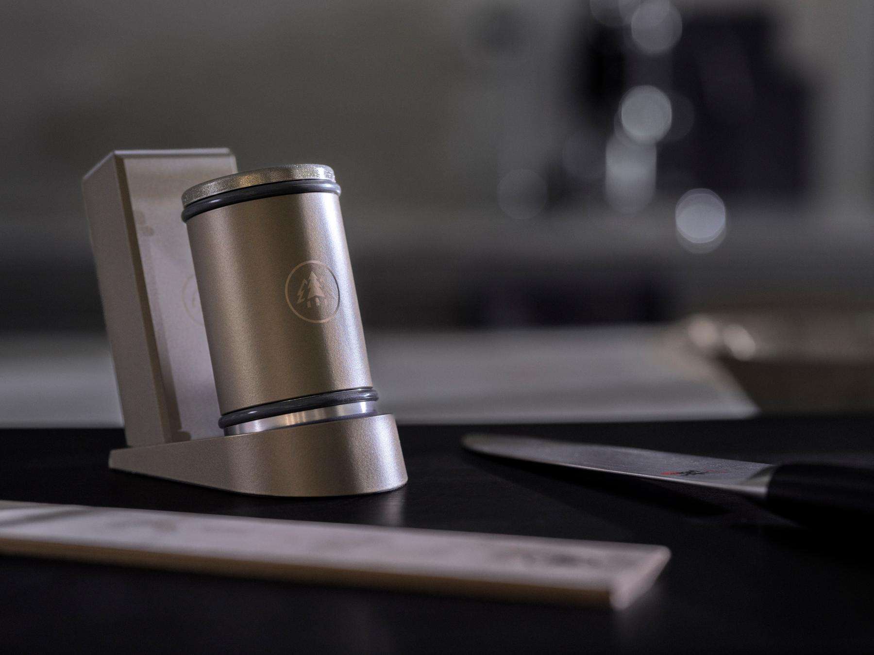 Discover the HORL 3 Pro rolling sharpener — trusted by Michelin-level chefs and featured on All4Chefs.