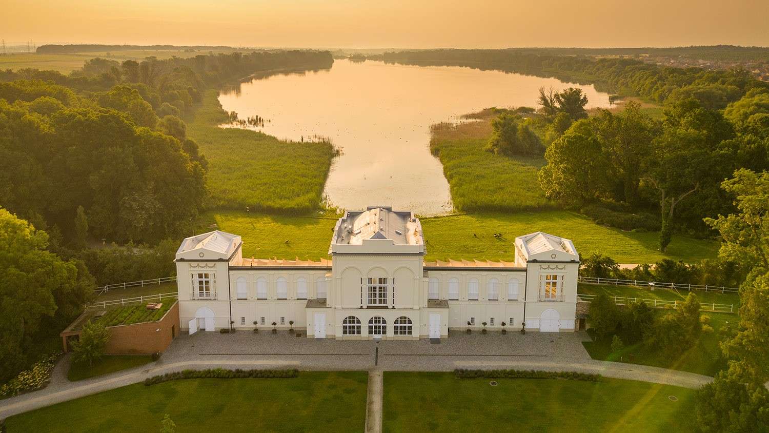 All4Chefs Summer menu challenge & Chef Otto Vasak from Essens restaurant - ault millau 16 points, Czech republic